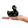 I Rub My Duckie 2.0 Romantisk vibrator från Big Teaze Toys svarta hjärtan guld hand